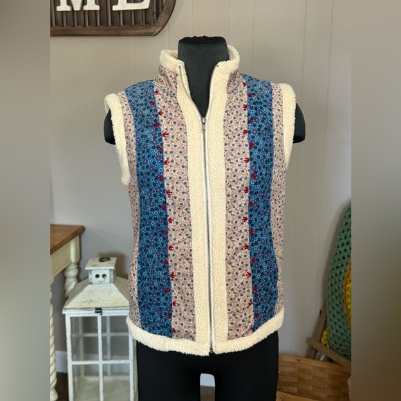 Kimchi Blue Jackets & Blazers - Kimchi & Blue • Boho Floral Micro Corduroy Sherpa Vest